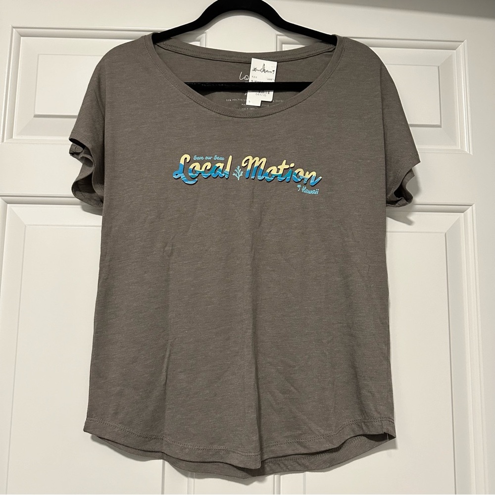 (NWT) Local Motion T-Shirt - S